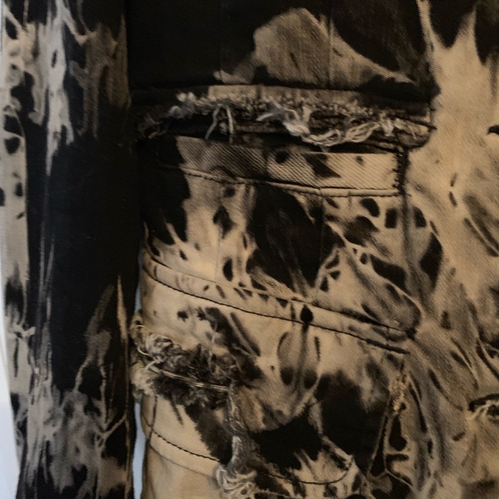 Blazer - Picture 4 of 8